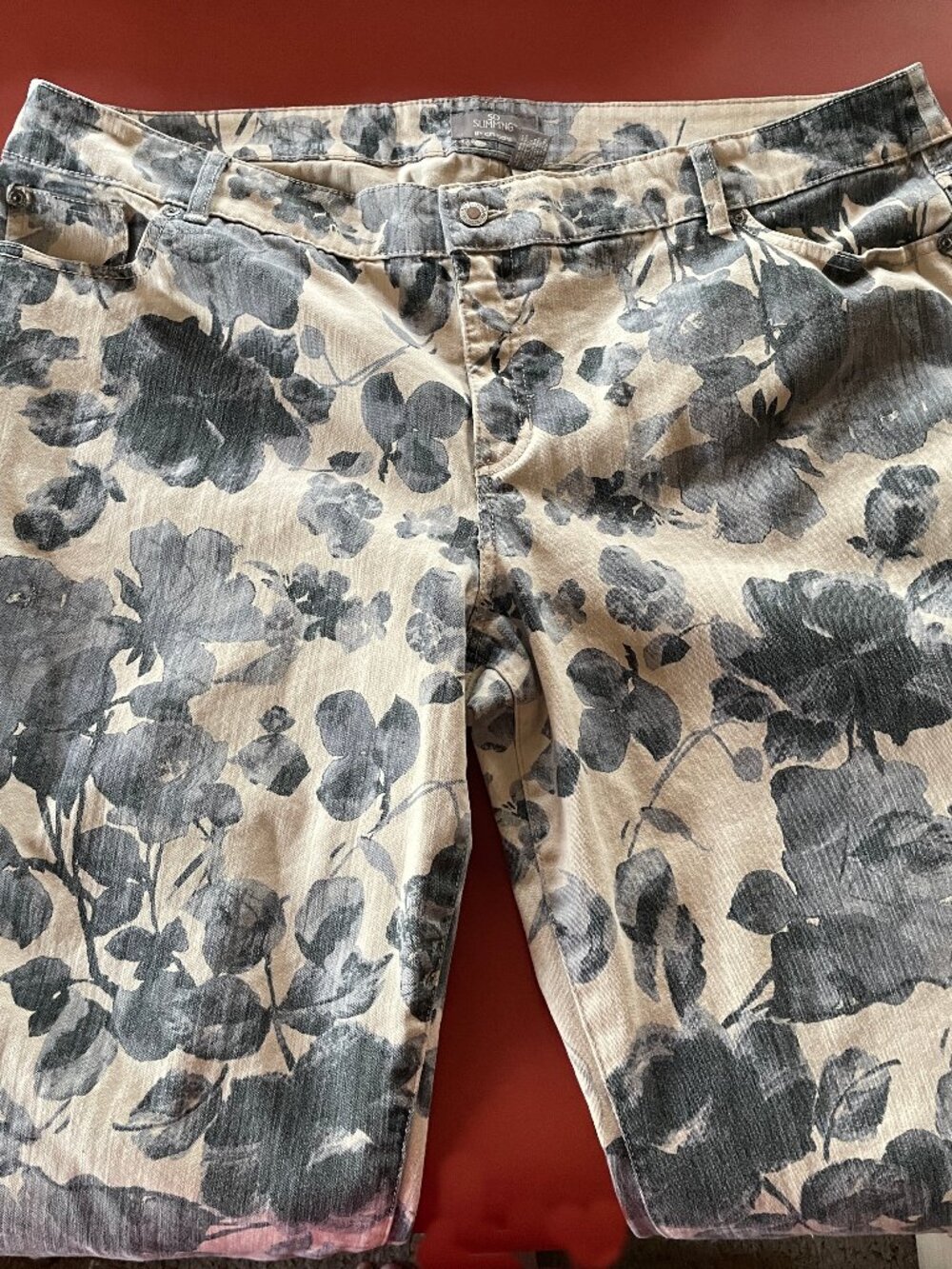 Chico's Stretch Denim Pants w/ Floral Print size 20/22 (Chico's 4) So Slimming